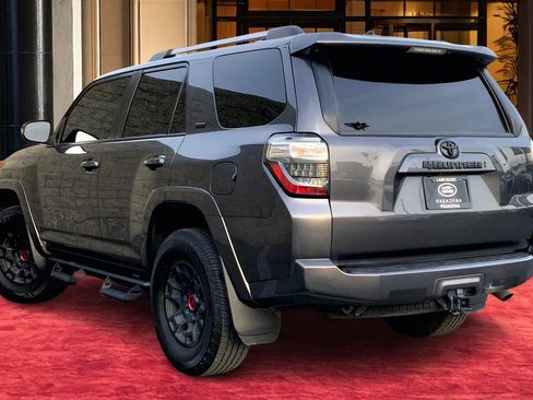 Used 2022 Toyota 4Runner SR5 Premium image 10