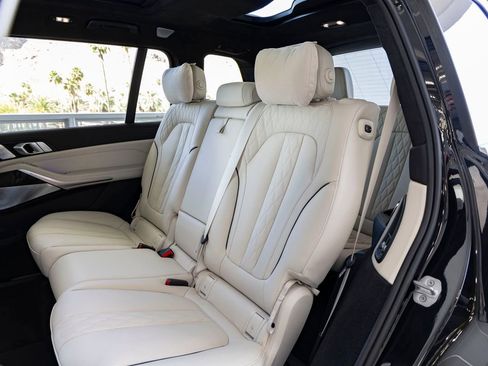 Certified 2024 BMW X7 xDrive40i w/ Executive Package AWD/4WD image 23