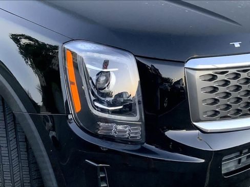 Used 2020 Kia Telluride LX FWD image 26