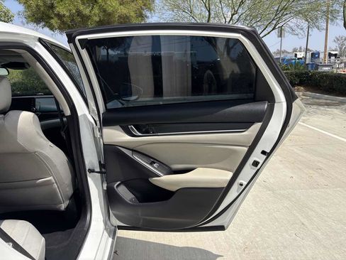 Used 2019 Honda Accord EX image 12