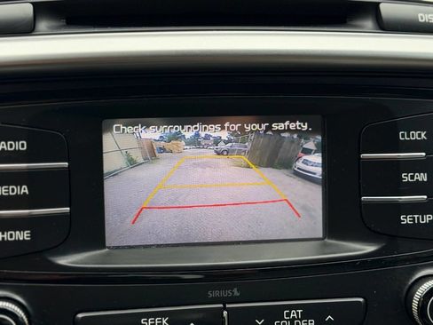 Used 2016 Kia Sorento FWD image 13