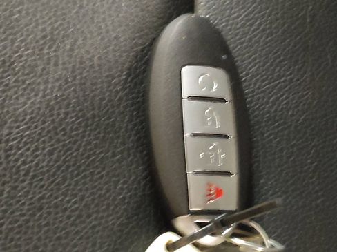 Used 2019 Nissan Kicks SR w/ SR Premium Package FWD image 32