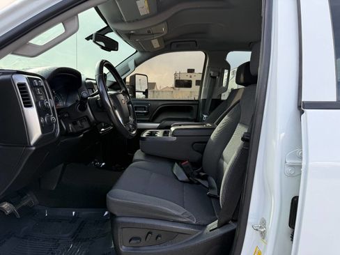 Used 2018 Chevrolet Silverado 2500 LT w/ LT Convenience Package image 20