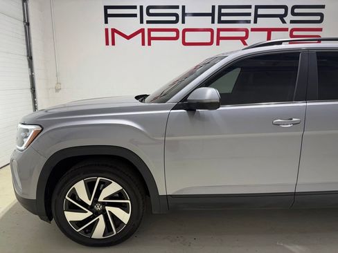 Used 2024 Volkswagen Atlas SE AWD/4WD image 5