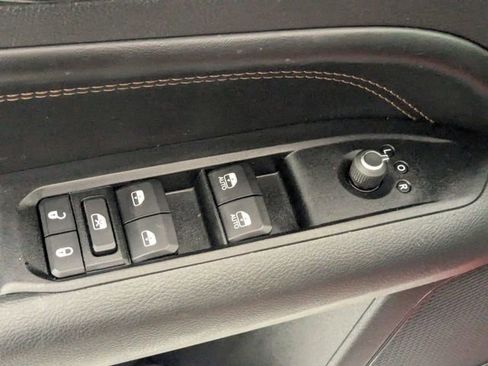 Used 2022 Jeep Compass Limited image 11