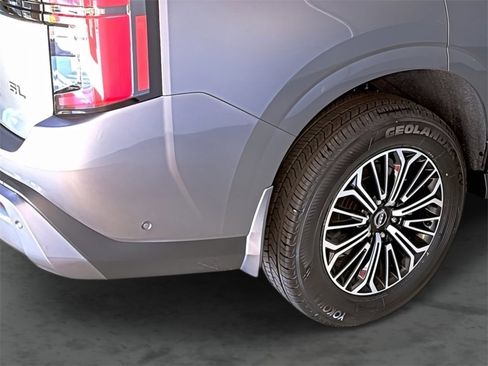 New 2026 Nissan Armada SL w/ Captain's Chari Seat Package image 12