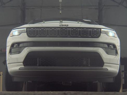 Used 2024 Jeep Compass Limited w/ High Altitude Package AWD/4WD image 9