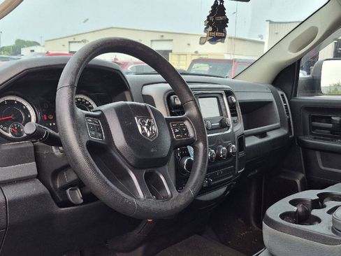 Used 2017 RAM 1500 Express AWD/4WD image 9