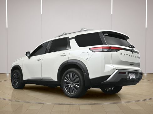 Certified 2024 Nissan Pathfinder SL w/ SL Premium Package FWD image 31