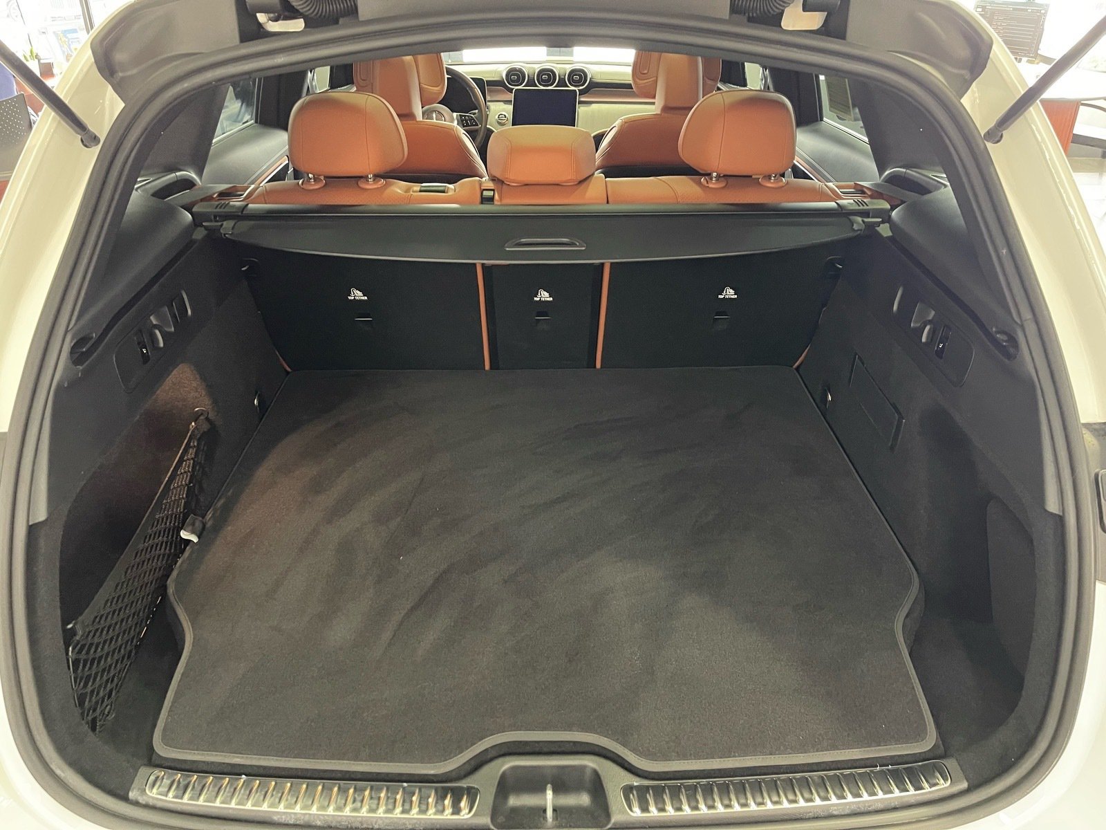 Used 2025 Mercedes-Benz GLC 350e 4MATIC image 33