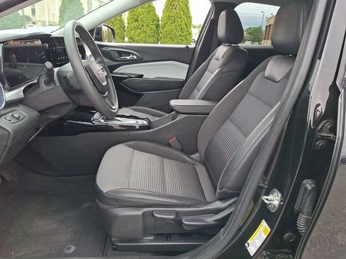 Used 2024 Chevrolet Trax LT FWD image 14