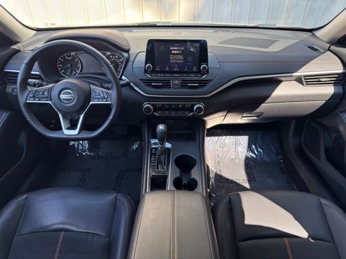 Used 2022 Nissan Altima 2.5 SR w/ Midnight Edition Package FWD image 12