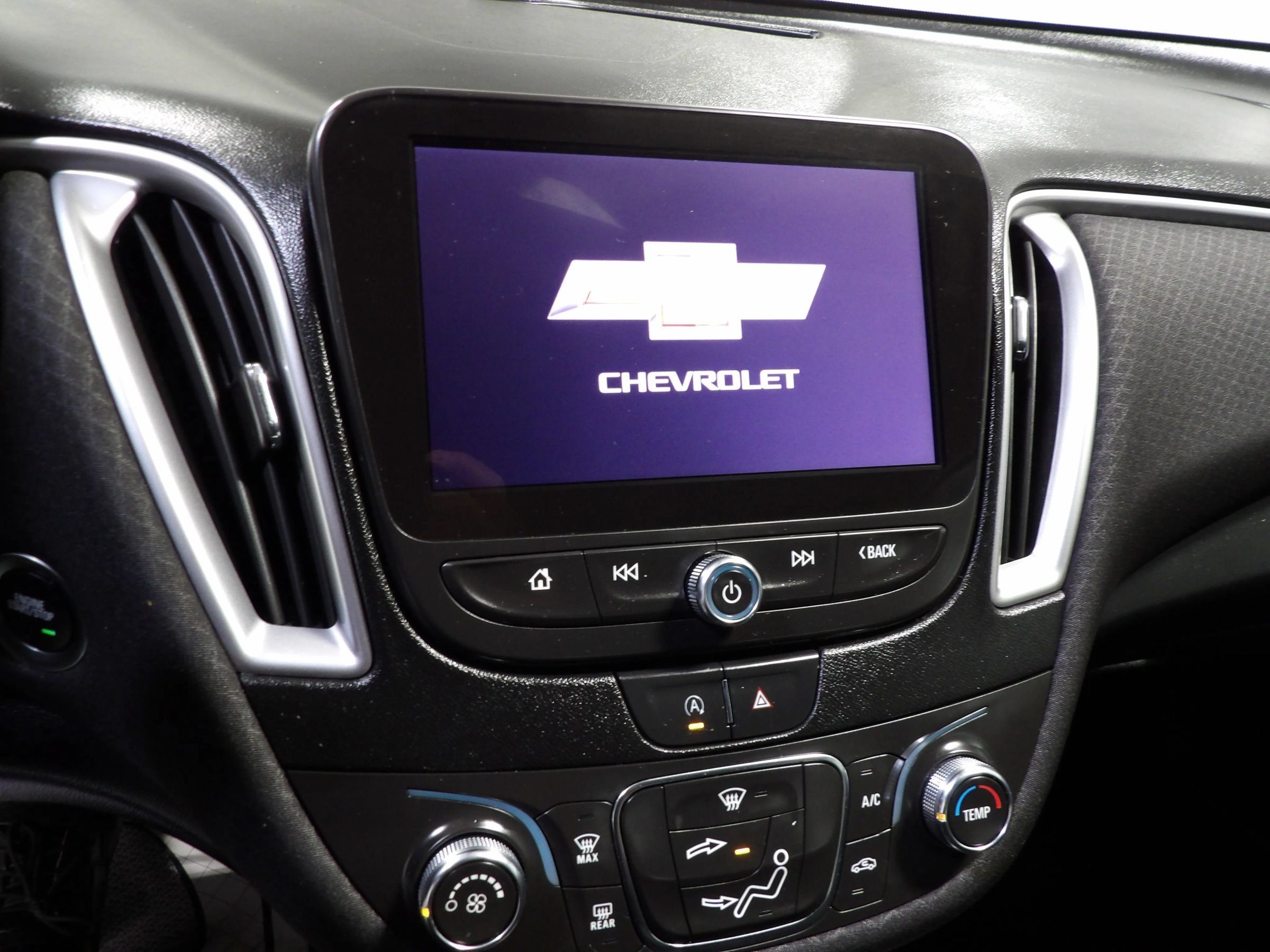 Used 2021 Chevrolet Malibu LS w/ Driver Confidence Package FWD image 8
