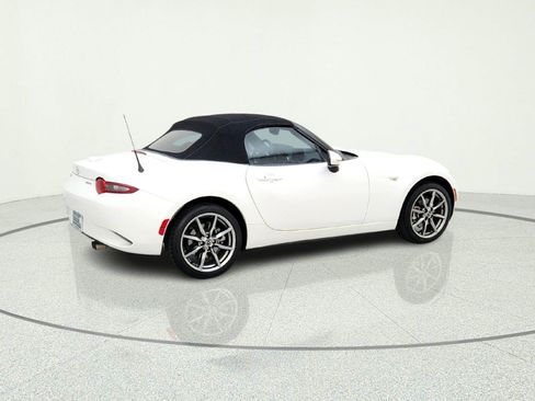 Used 2022 MAZDA MX-5 Miata Grand Touring w/ Weather Package RWD image 8