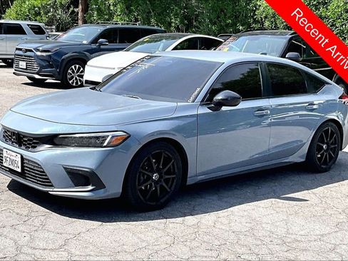 Used 2023 Honda Civic Sport image 3