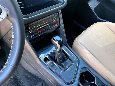 Used 2024 Volkswagen Tiguan SE image 16