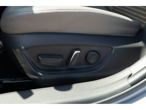 Used 2021 Toyota Camry SE FWD image 15