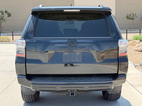 Used 2018 Toyota 4Runner TRD Off-Road Premium AWD/4WD image 6