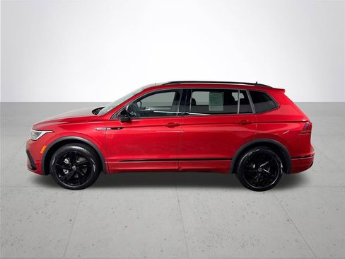Used 2024 Volkswagen Tiguan SE R-Line AWD/4WD image 9