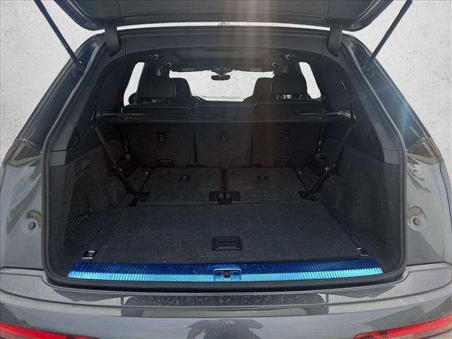 Used 2021 Audi SQ7 Premium Plus w/ Executive Package AWD/4WD image 6