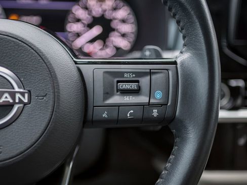 Used 2023 Nissan Pathfinder SV w/ Black Appearance Package image 13