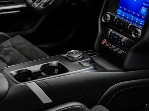 Used 2022 Ford Mustang Shelby GT500 w/ Carbon Fiber Track Pack image 64