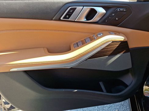 Used 2023 BMW X7 xDrive40i w/ Premium Package image 14