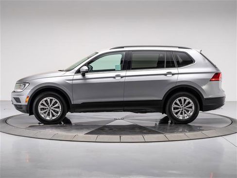 Used 2019 Volkswagen Tiguan S image 2