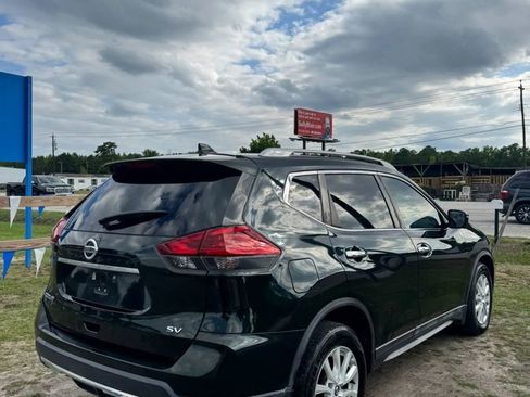 Used 2018 Nissan Rogue SV w/ Premium Package FWD image 9
