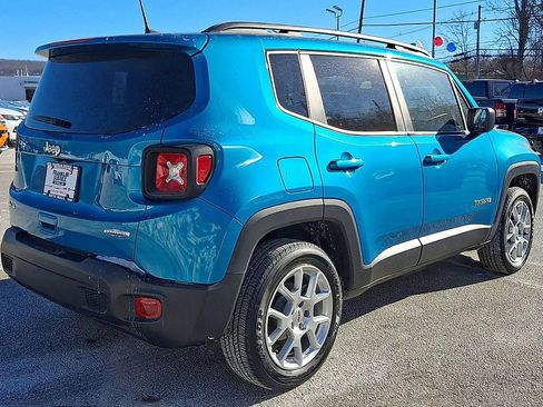Certified 2022 Jeep Renegade Latitude w/ Convenience Group image 8