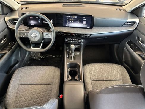 Used 2026 Nissan Kicks SV w/ Cold Weather Package FWD image 32