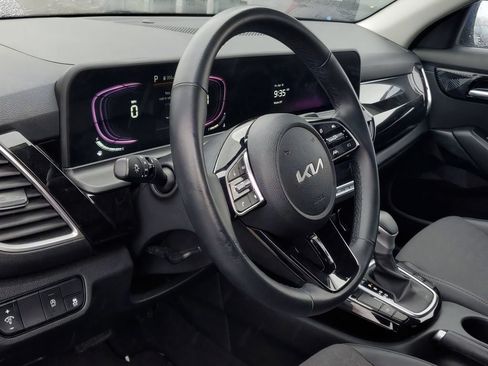 Used 2025 Kia Seltos S FWD image 12