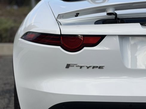 Used 2020 Jaguar F-TYPE Convertible image 11