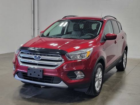 Used 2018 Ford Escape SE w/ SE Sync 3 Package AWD/4WD image 2