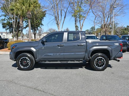 Certified 2024 Toyota Tacoma TRD Off-Road image 2
