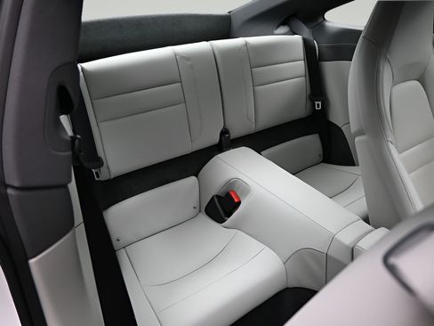 Certified 2024 Porsche 911 Carrera RWD image 9