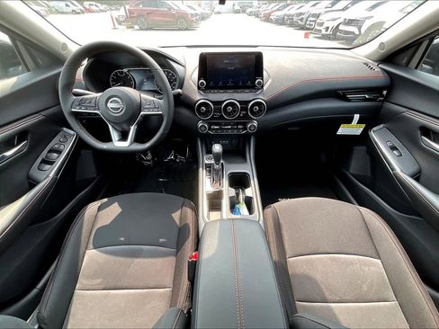 Used 2025 Nissan Sentra SR w/ Trunk Package image 12