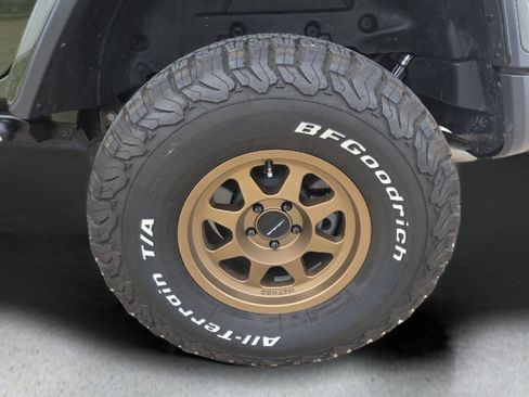 Used 2022 Jeep Wrangler Unlimited Rubicon w/ Xtreme Recon 35" Tire Package image 37