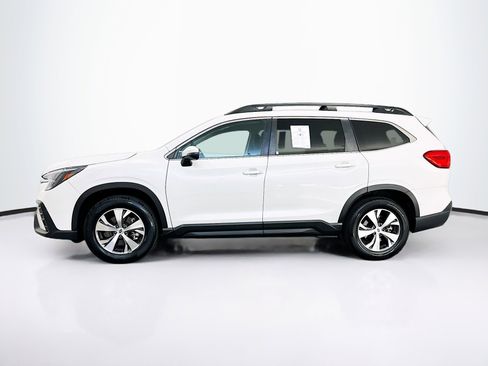 Used 2023 Subaru Ascent Premium w/ Convenience Package image 4