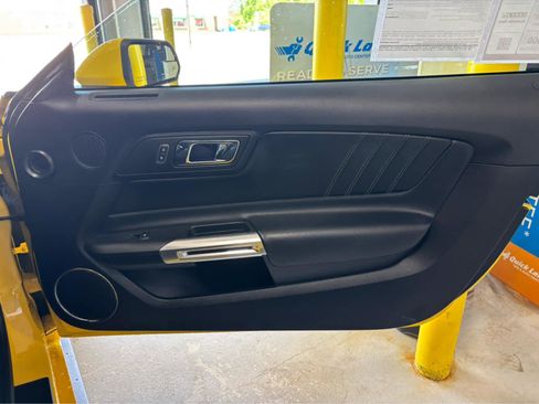 Used 2017 Ford Mustang GT Premium RWD image 30
