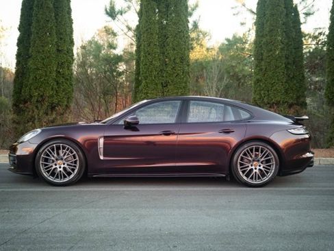 Used 2023 Porsche Panamera 4 Platinum Edition image 5