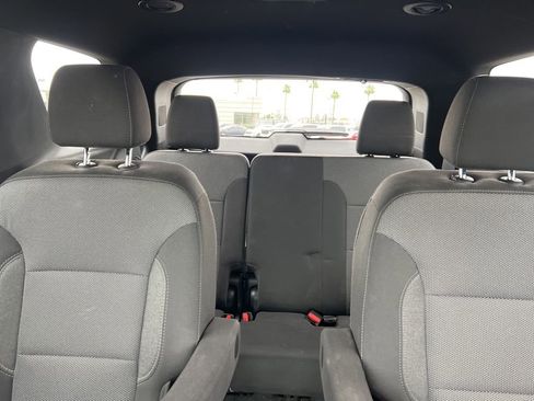 Used 2024 Chevrolet Traverse LT FWD image 8