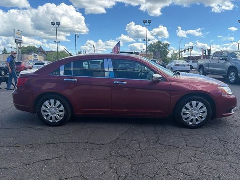 Used 2014 Chrysler 200 LX FWD image 4
