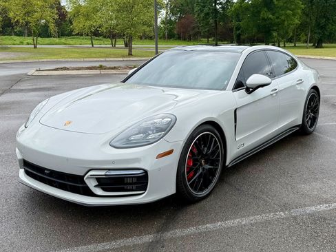 Used 2022 Porsche Panamera GTS w/ Premium Package AWD/4WD image 4