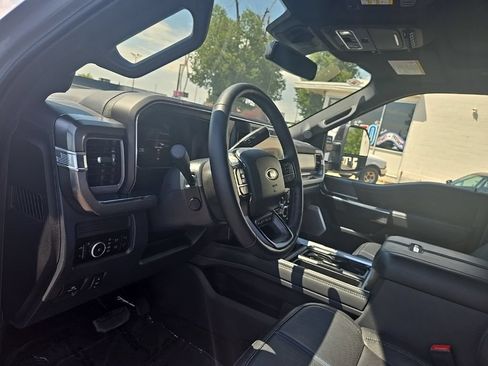Used 2025 Ford F350 Platinum AWD/4WD image 11