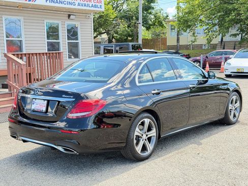 Used 2017 Mercedes-Benz E 300 4MATIC image 4