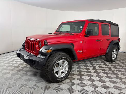 Used 2019 Jeep Wrangler Unlimited Sport S AWD/4WD image 3