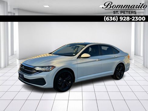 Used 2024 Volkswagen Jetta SE w/ Panoramic Sunroof Package image 1