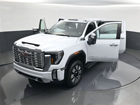 New 2026 GMC Sierra 3500 Denali w/ Denali Reserve Package image 30