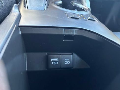 Used 2024 Toyota Camry SE FWD image 31